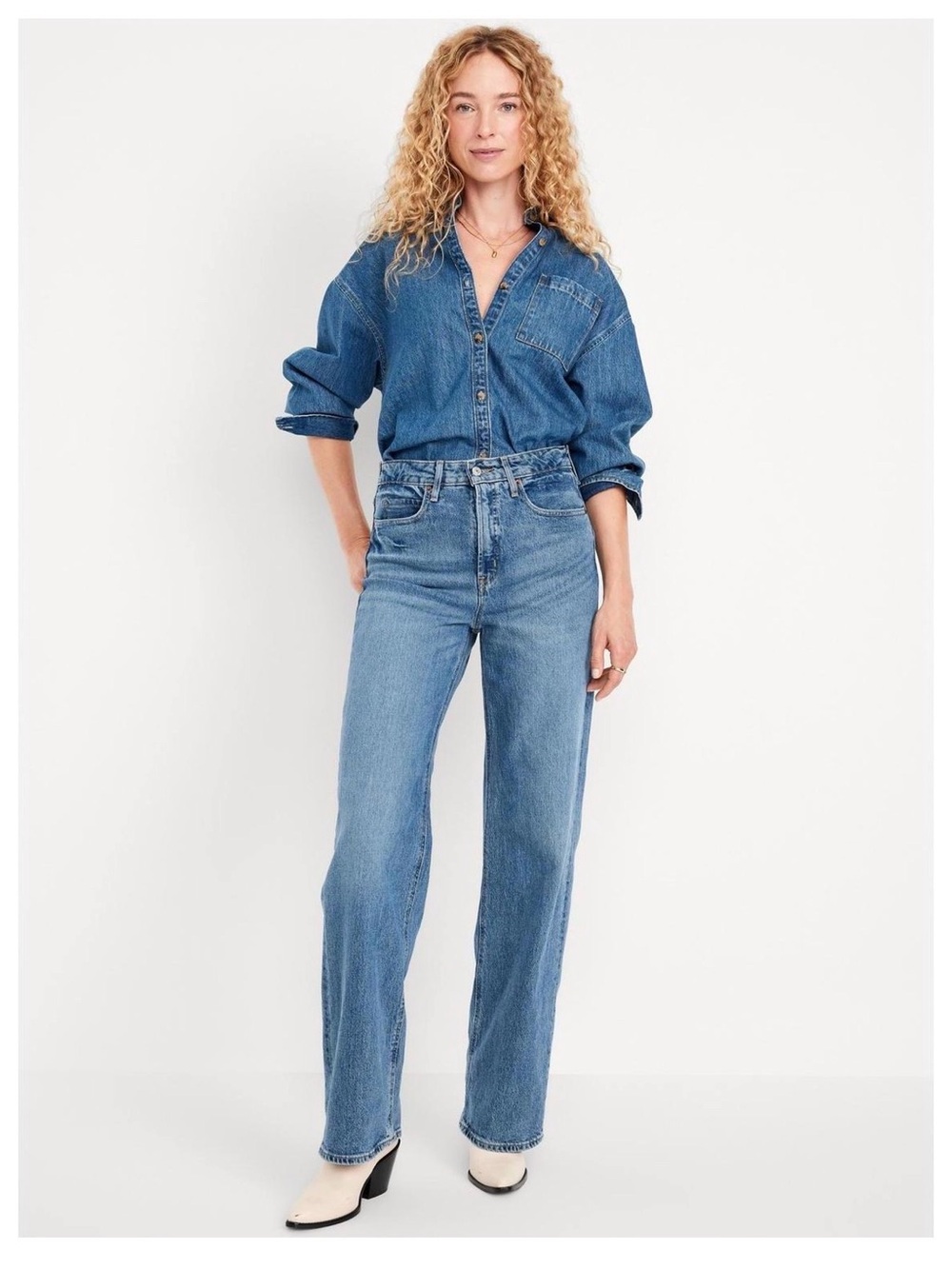 Brand-new Old Navy Extra High-Rise Wide-Leg Jeans with tags attached!